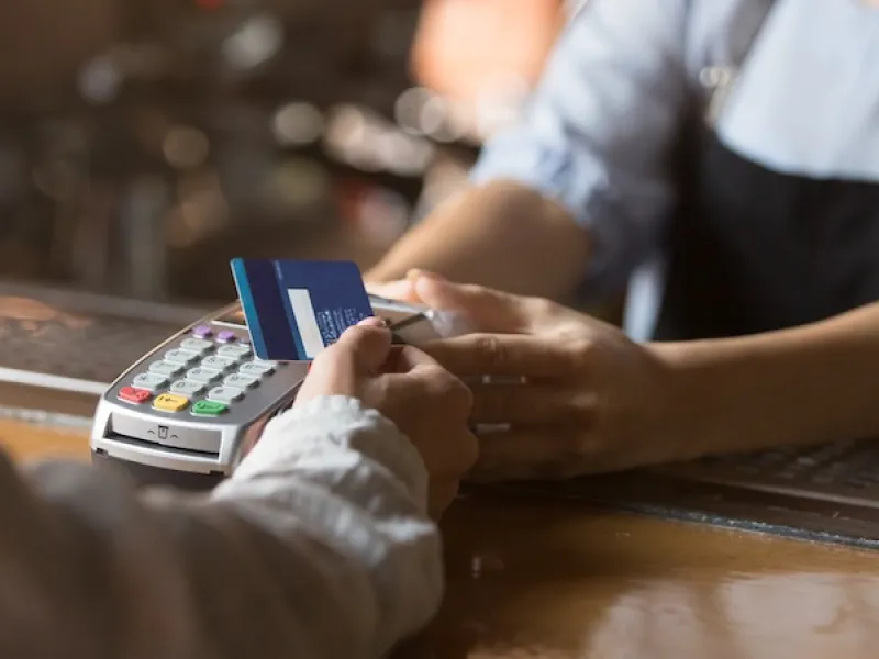 cashless-lives-1591292721D9HRY