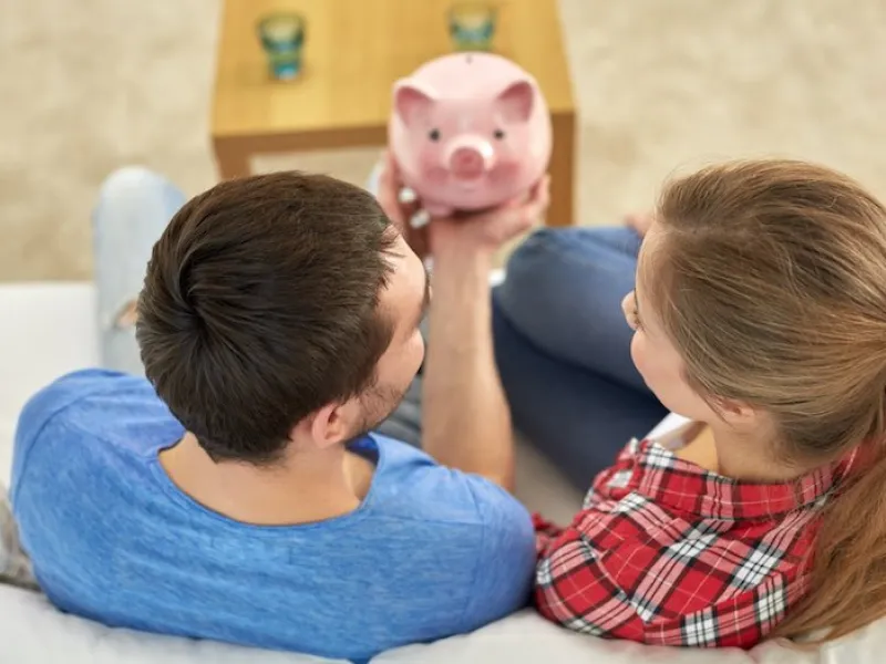 talking-about-finances-16068442242Bfer