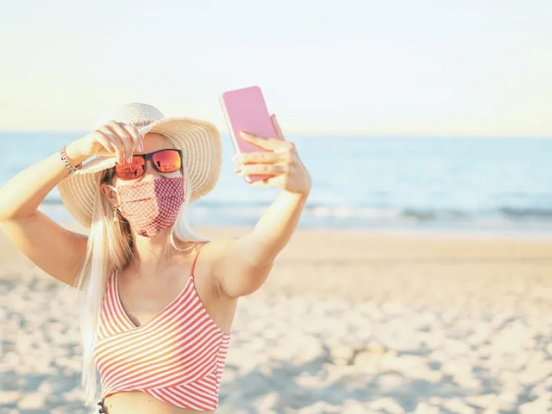 covid-cover-varies-on-travel-insurance-policies-holidaymakers-warned-1614215326deCN2