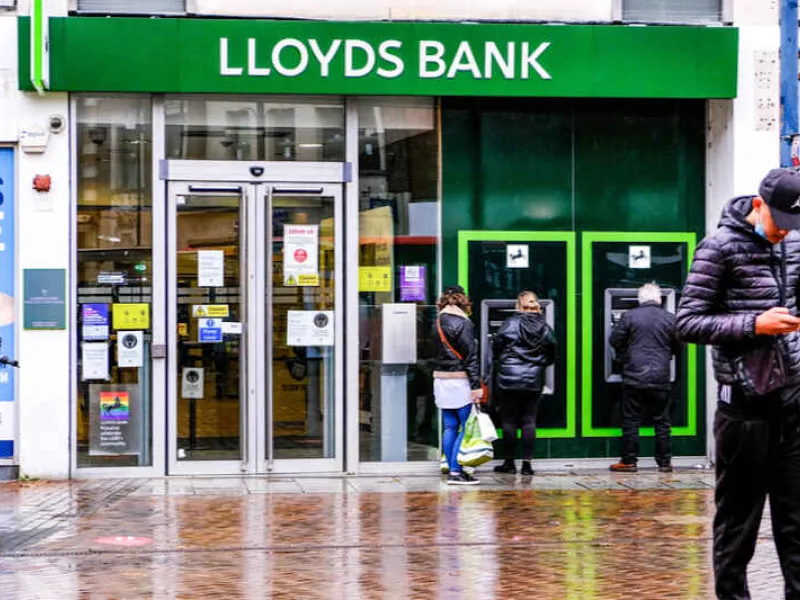 48-more-lloyds-and-halifax-branches-to-close-1-1634831280Gv2ak