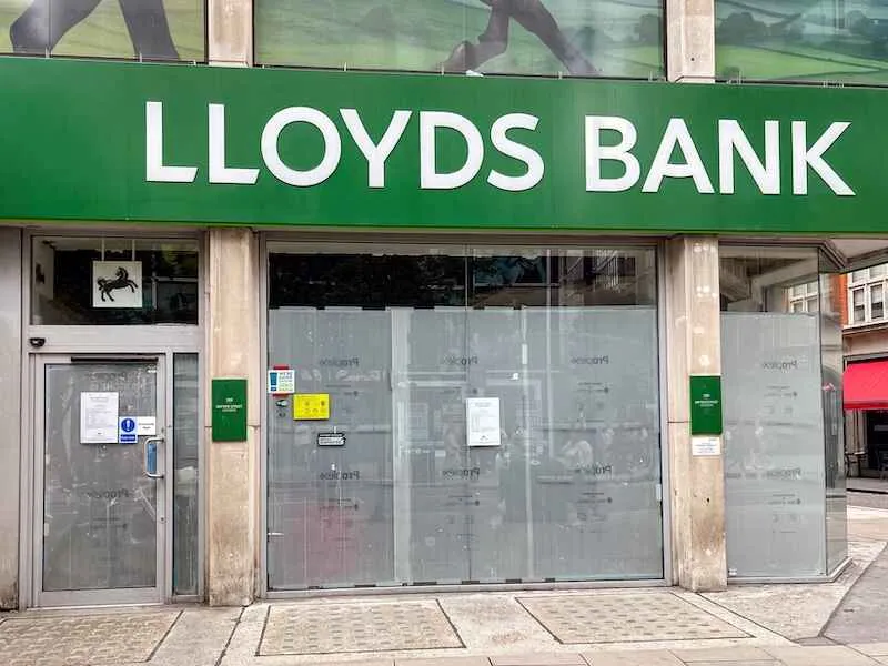 nearly-half-of-bank-branches-have-shut-since-2015-or-are-due-to-close-1-16407881931CrS3