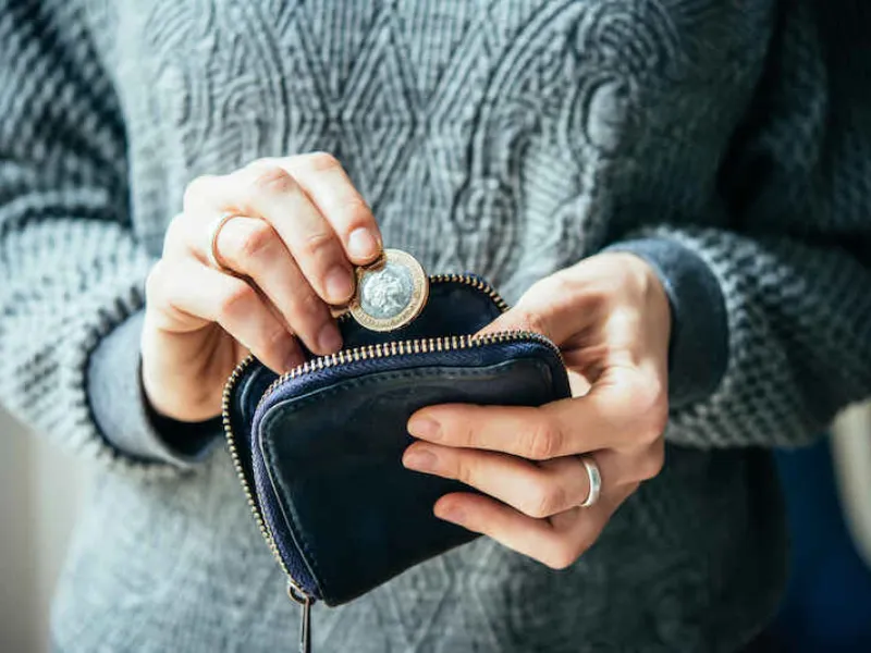 10-million-brits-would-struggle-in-a-cashless-society-1-1648691957wsR5k