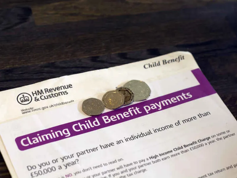 benefit-claimants-must-switch-from-post-office-card-accounts-by-6-april-1-1649103327KNiNX