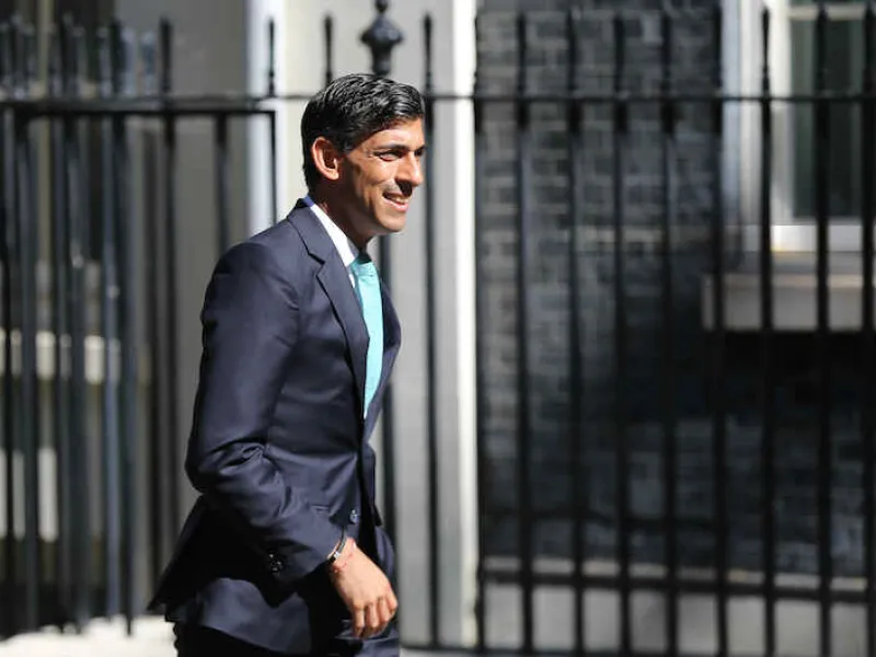 interest-rate-hikes-may-push-mortgage-payments-up-by-1000-year-chancellor-warns-1651594419kZSAm